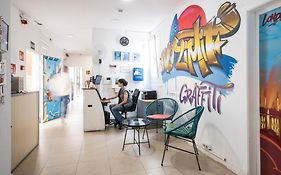 Graffiti Hostel Barcelona